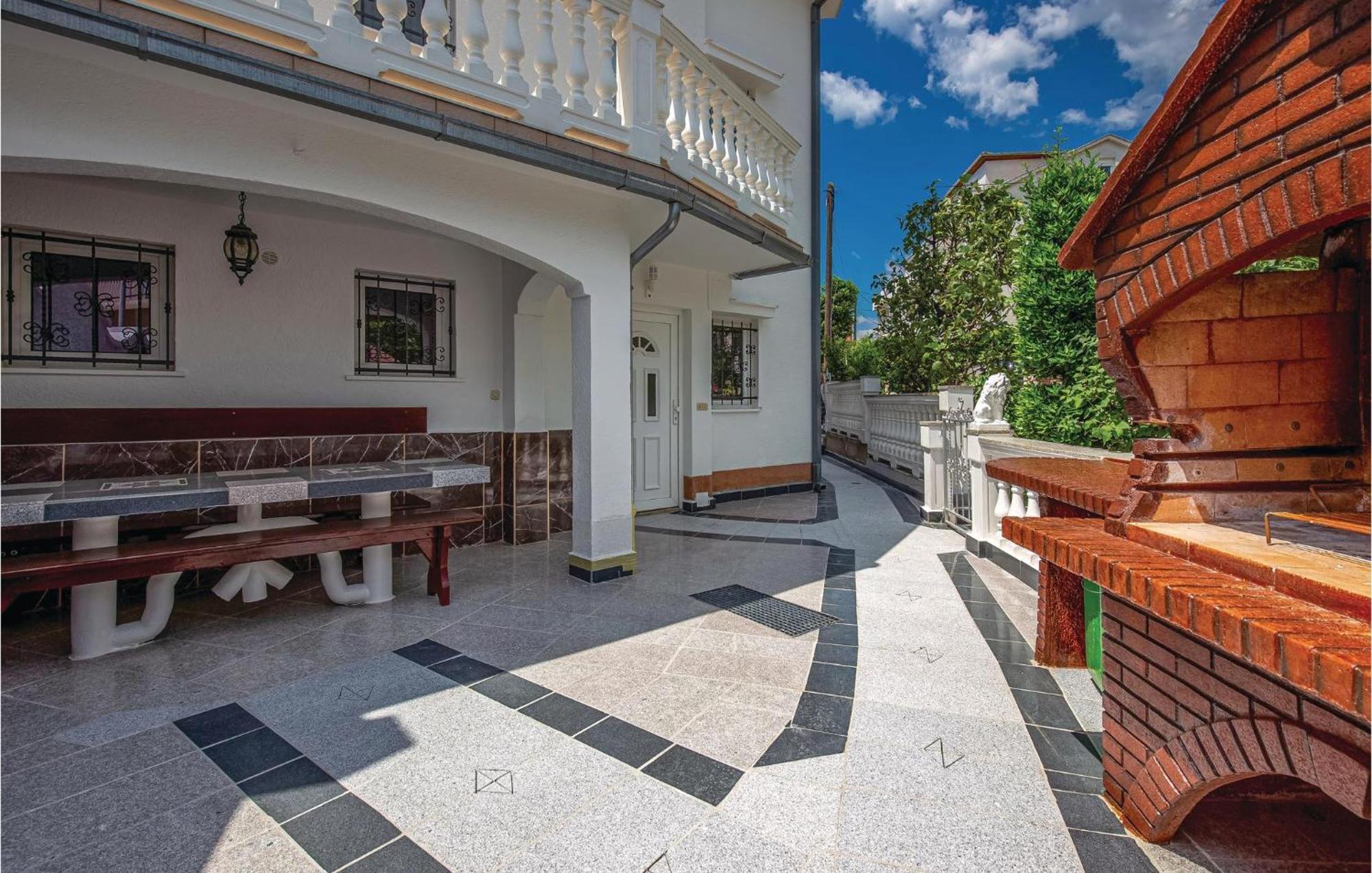 Nice Apartment In Crikvenica With Kitchen Dış mekan fotoğraf